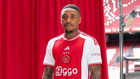 ajax shirts openingstijden.